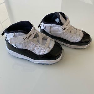 Air Jordan 11 concord